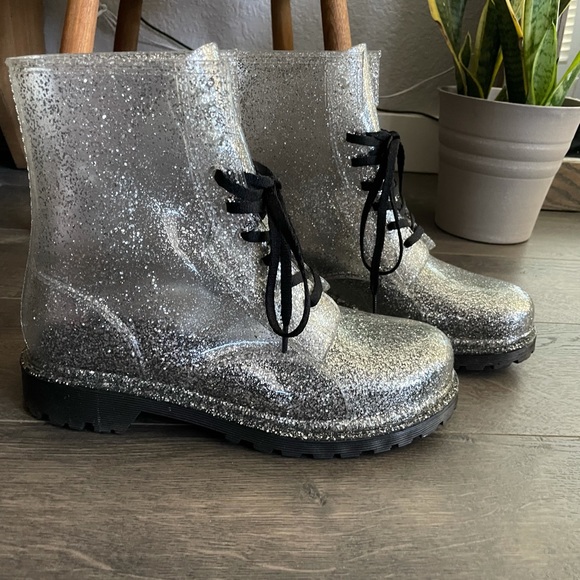 Forever21 glitter rain boot - Picture 5 of 6